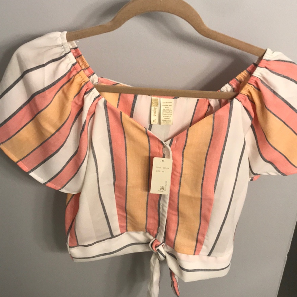 Cute Crop Top Size XS 100% Polyester